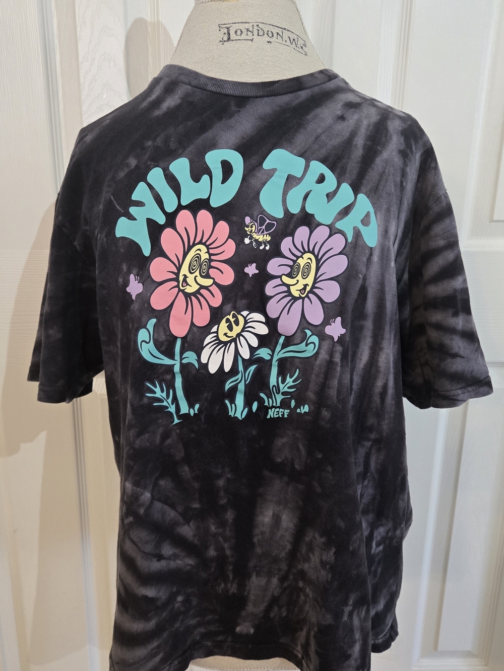 Neff 'Wild Trip' Black Tie-Dye Graphic Tee - Multicolor Floral